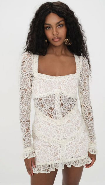 How to Chose Your White Dress for Graduation – Nouveau and Vintage